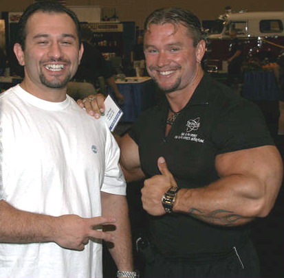 A nemzetk�zileg elismert szak�rt�k t�bbs�ge sokszor h�tk�znapi szinten sem n�z ki j�l �s pl�ne nem vil�gver� test�p�t�. Hany Rambod Lee Priest felk�sz�l�s�t seg�ti �s mostan�ban m�r Pro Kre�tor n�ven ismerik, annyi kliense kapott IFBB profi k�rty�t