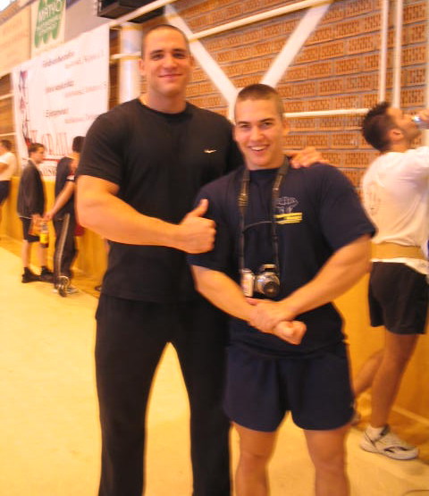 "Kicsimakkerrel" (Csik�s L�r�nt) posedown :-)