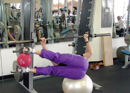 T�rzsizmok edz�se fit ball seg�ts�g�vel