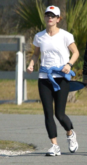 Seggpul�ver modelled by Sandra Bullock